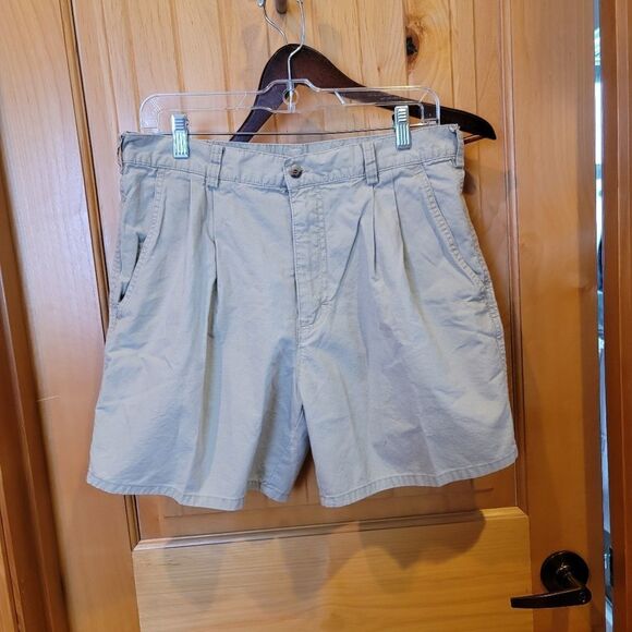Woolrich Shorts  - Picture 1 of 2